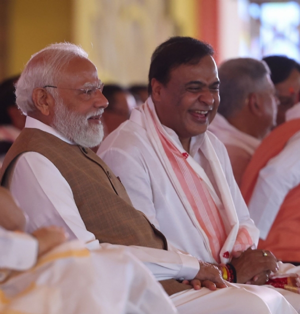 PM Modi attends swearing‑in of Himanta Biswa Sarma