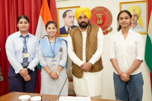 PSEB 12th class toppers with CM Bhagwant mann.
