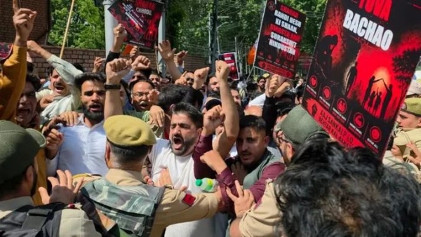 BJP Holds Protest Demanding Liquor Ban In J&K, Police Detain Leaders Briefly
