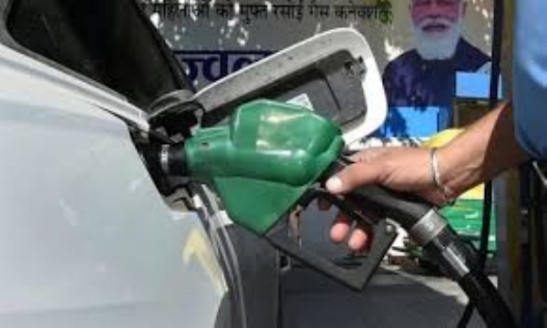 Congress Committee members condemned hike in petrol, diesel prices