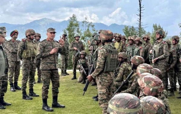 Northern Army Commander reviews operational preparedness along LoC