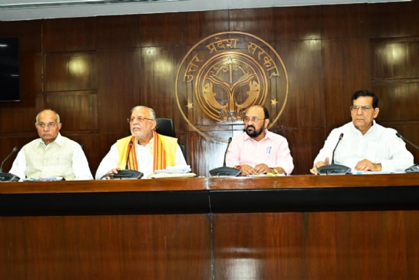 Cabinet meeting chaired by Chief Minister Yogi Adityanath at Lok Bhavan on Monday Cabinet meeting chaired by Chief Minister Yogi Adityanath at Lok Bhavan on Monday