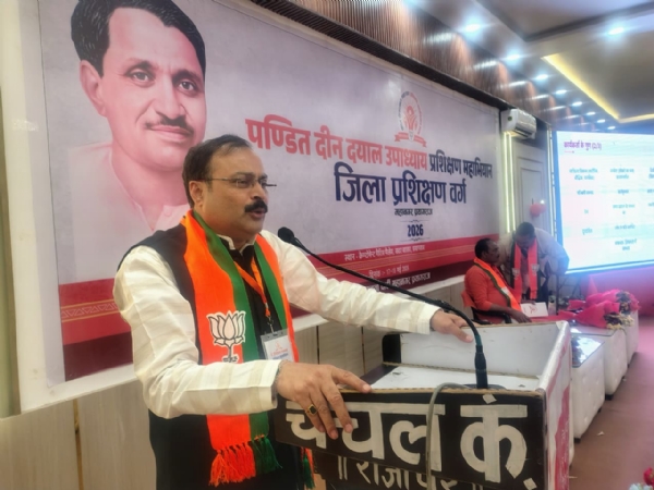 Speaking on media and social media management, Manish Shukla