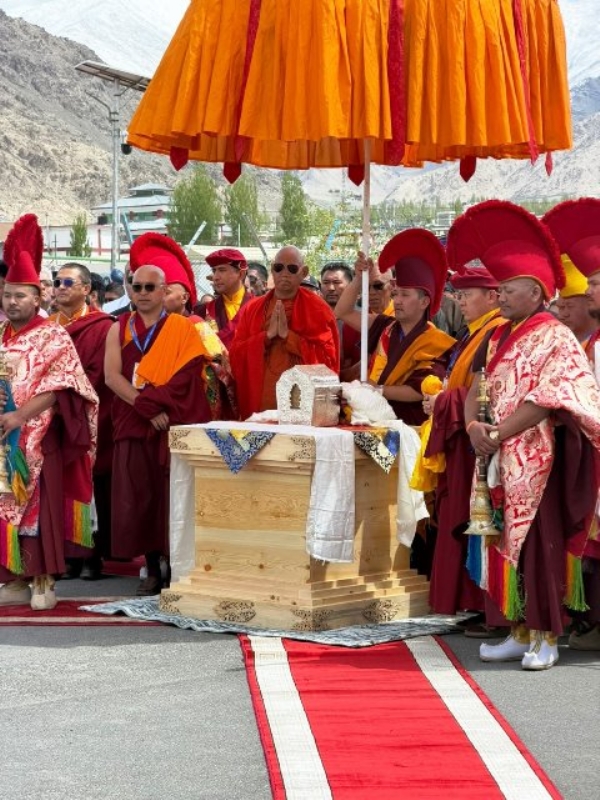 Inauguration ceremony of the “Exhibition of the Holy Relics of Tathagata Buddha” held in Leh.