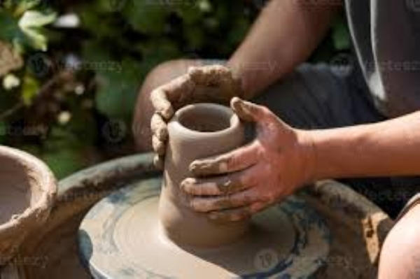 Uttar Pradesh Clay Art Board is organizing a 15-day craftsmanship training prog
