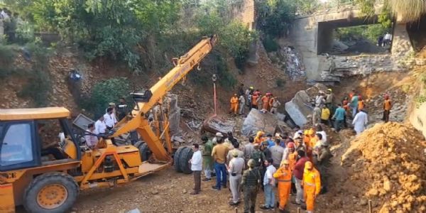 Bridge collapsed; Three workers killed, 1 rescued alive, op ends