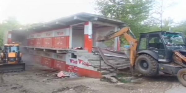 Anantnag Police Strike Again: Illegal Property Worth ₹1 Crore of Notorious Drug Peddler Demolished