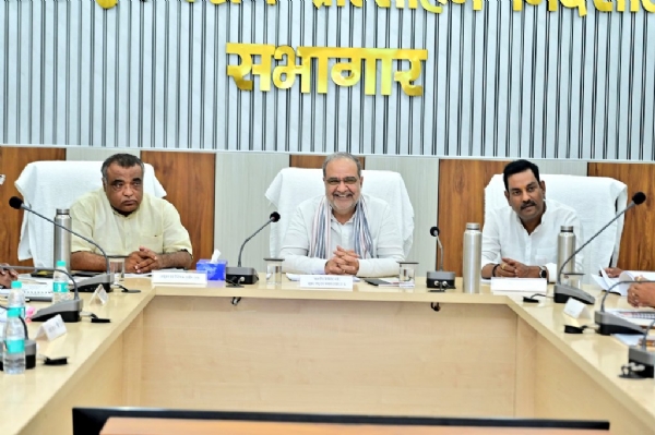 Minister Bhupendra Chaudhary held a detailed review meeting
