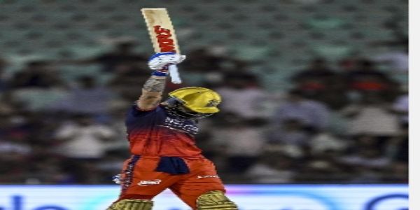 IPL 2026: Tense Moment on Field as Virat Kohli Appears to Snub Travis Head During Post-Match Handshake