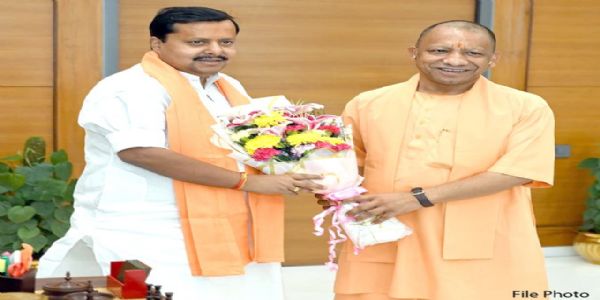 UP CM extends birthday wishes to Nitin Nabin