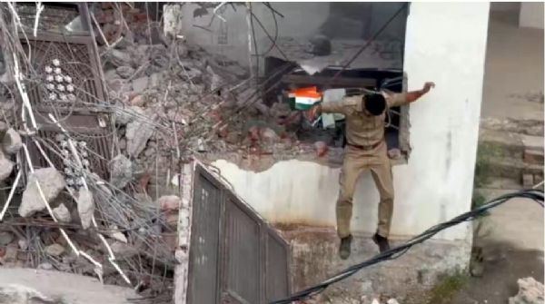 Police Halt Demolition Drive In Jammu Briefly To Retrieve National Flag