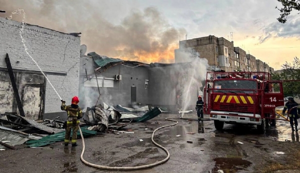 A fire broke out at the Light of the Gospel Church in Balakliia, Ukraine, after a Russian airstrike. Firefighters extinguishing the blaze. Photo: Kyiv Post.