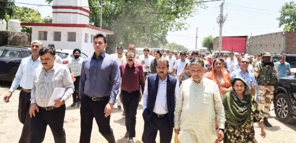 Anil Kumar visits Gol Pattan under Vibrant Village Prog, outlines scheme objectives Anil Kumar visits Gol Pattan under Vibrant Village Prog, outlines scheme objectives