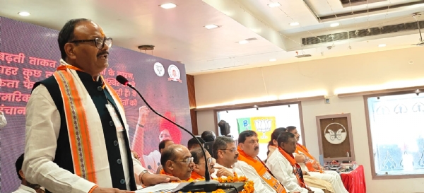 Brijesh Pathak addressing concluding session of 2-day district training class