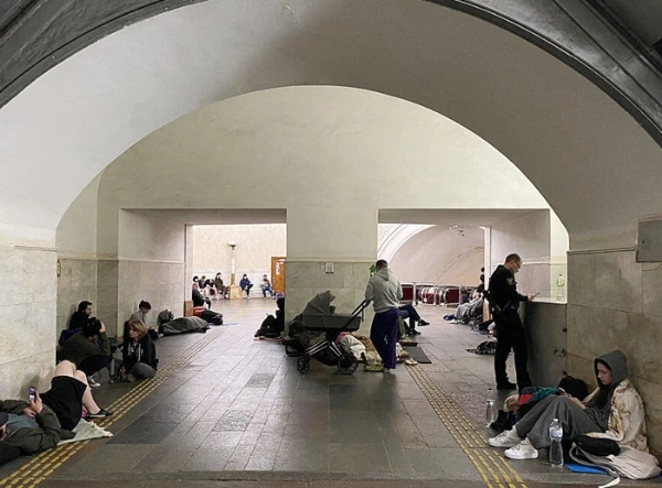 During the morning Russian airstrikes on May 24, 2026, people took shelter in a central Kyiv metro station. During the morning Russian airstrikes on May 24, 2026, people took shelter in a central Kyiv metro station.