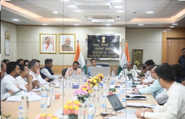 Union Minister Nitin Gadkari reviewing the national highway projects of Delhi and Haryana in a meeting held in New Delhi.