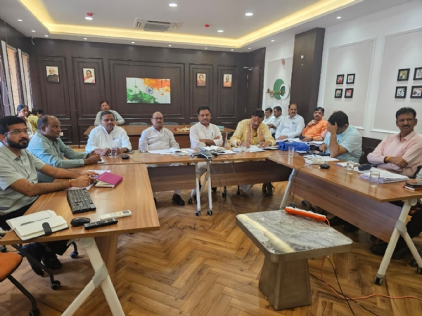 Asim Arun, Minister of State (Independent Charge) for Social Welfare holds meeting