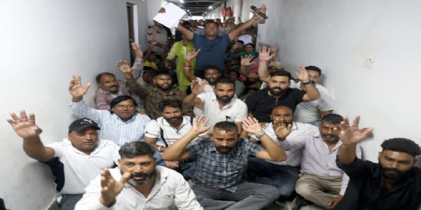 Regularisation among other demands raised by Municipal Workers