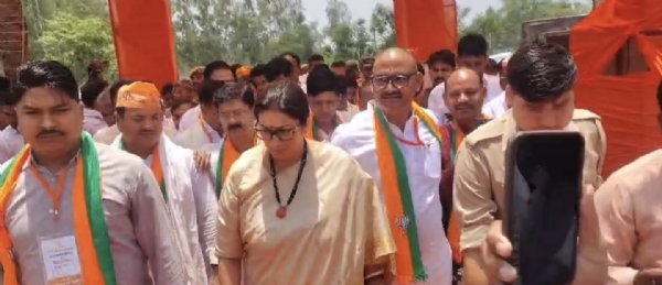 Former Union Minister Smriti Irani arrived in Amethi on a day-long visit Former Union Minister Smriti Irani arrived in Amethi on a day-long visit