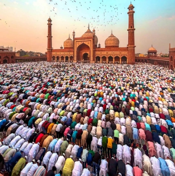 The festival of Eid al-Adha was celebrated in the national capital Delhi with complete devotion and reverence.