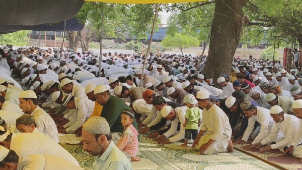 In Varanasi, prayers were held calmly in mosques