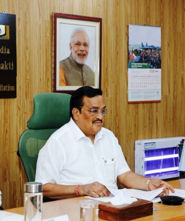 Union Jal Shakti Minister C. R. Patil interacting with journalists in New Delhi on Friday.