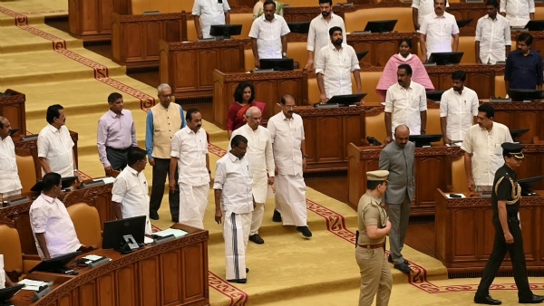 Governor being recieved in Assembly