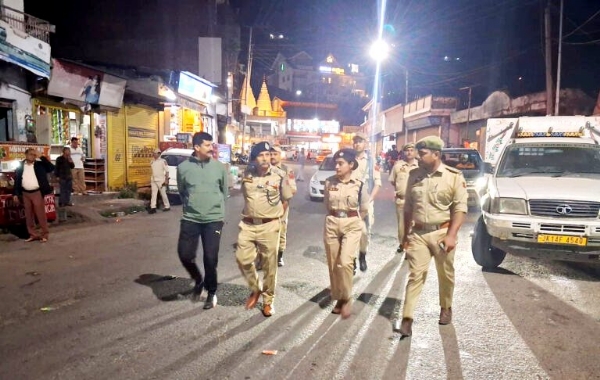 DIG Udhampur-Reasi Range Reviews Security Arrangements At Kud, Interacts With Tourists And Traders DIG Udhampur-Reasi Range Reviews Security Arrangements At Kud, Interacts With Tourists And Traders