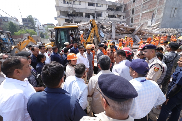 Saket Building Collapse