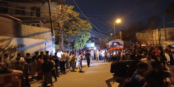 Four-Story Building Collapses in Saiduljajab, Saket; Debris Crashes onto Canteen and Coaching Center, 11 Rescued
