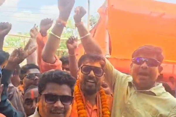 BJP workers celebrating