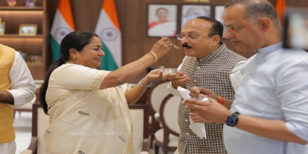 (Revised)(Lead) Rekha Gupta Celebrates BJP Victory with Ministers Using ‘Jhalmuri’ and ‘Rasgulla’