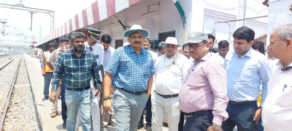 General Manager, North Central Railway, Naresh Pal Singh inspected the Dadri-Tundla section
