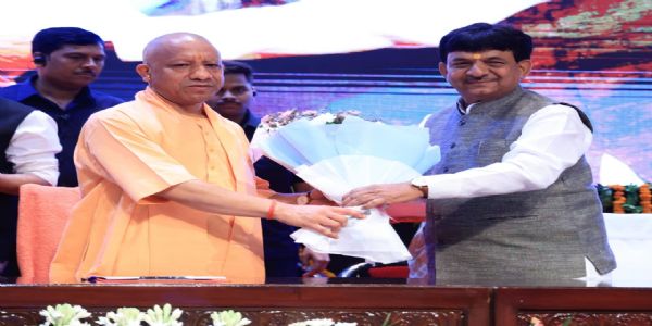 Minister Kapil Dev Agarwal presents 