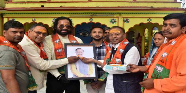 Sundarkand recitation & Halwa, sherbet, lassi distribution held on birthday of UP Dy CM
