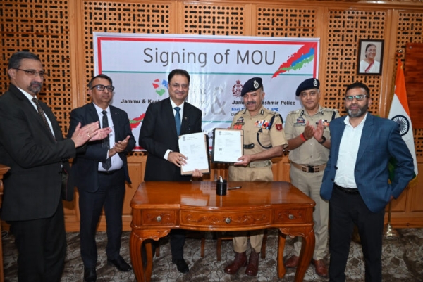 J&K Police, J&K Bank Sign Historic Addendum To Strengthen Welfare Measures