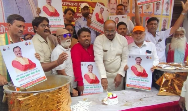 Traders celebrated 57th birthday of Deputy Chief Minister