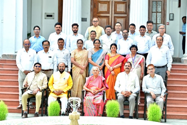 UP Guv holds review meet at Jan Bhawan
