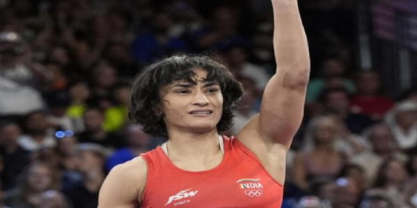WFI Issues Show-Cause Notice to Vinesh Phogat, Bars Her from Gonda Ranking Series