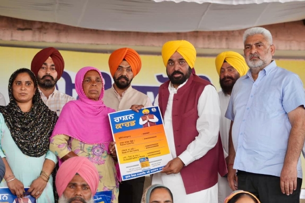 ‘ਮੇਰੀ ਰਸੋਈ’ ਸਕੀਮ ਦੀ ਸ਼ੁਰੂਆਤ ਮੌਕੇ ਮੁੱਖ ਮੰਤਰੀ ਭਗਵੰਤ ਮਾਨ।
