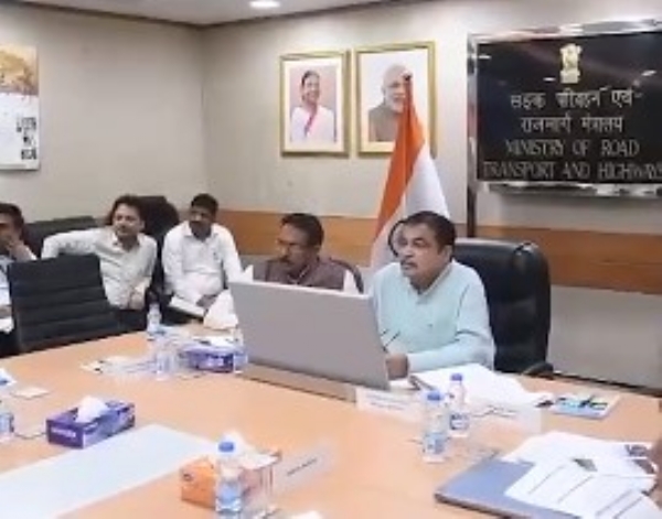 Nitin Gadkari Assesses Andhra Pradesh Highway Projects, Calls for Timely Execution and Enhanced Road Safety