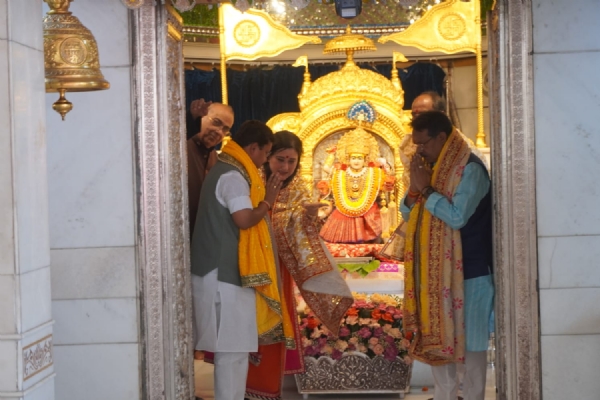 BJP National President Nitin Nabin, Delhi BJP President Harsh Malhotra, and Member of Parliament Bansuri Swaraj offer prayers at Jhandewalan Temple in New Delhi.
