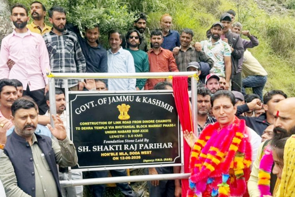 Shakti Raj Parihar inaugurates Dinore-Chamote to Dehra temple road
