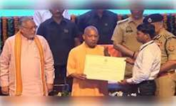 CM Yogi Adityanath handed over appointment letters to 930 Computer Operators (Grade-A)