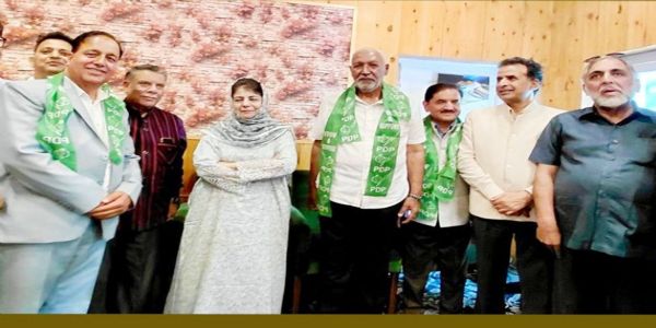 Three former bureaucrats join PDP in presence of Mehbooba Mufti