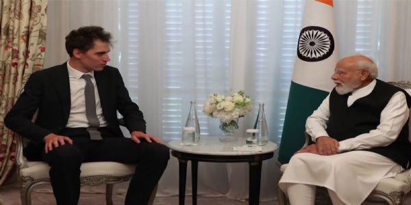 PM Modi Gets Rousing Diaspora Welcome in Paris, Holds AI Talks with Mistral CEO