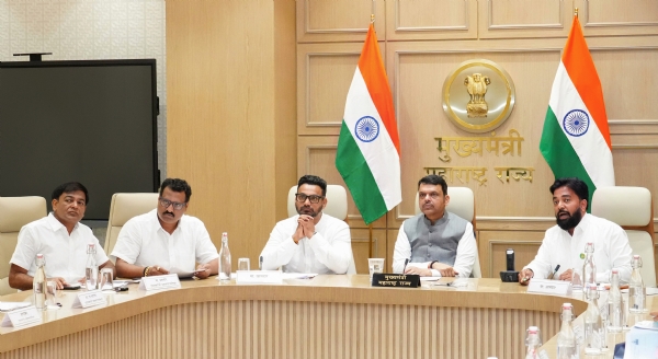Devendra Fadnavis chaired a meeting on the water supply issue in Ichalkaranji city