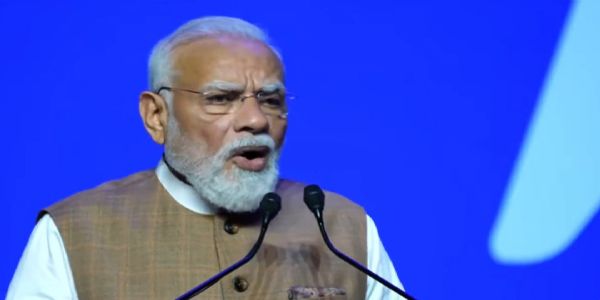 PM Modi Applauds Indian Community in Paris, Calls Them a Pillar of India-France Friendship