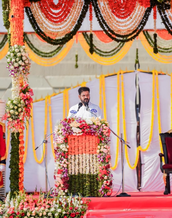 Telangana Formation Day /CM addresses Parad grounds (Official release)