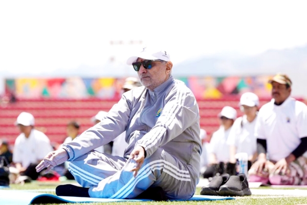 Vice President Radhakrishnan Leads Yoga Day Celebrations In Leh Vice President Radhakrishnan Leads Yoga Day Celebrations In Leh
